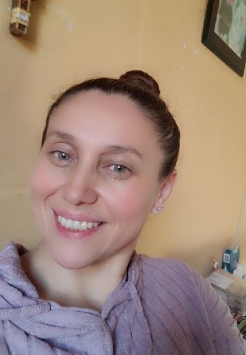 Ely from Colombia on FreeChatNow — chat without signing up