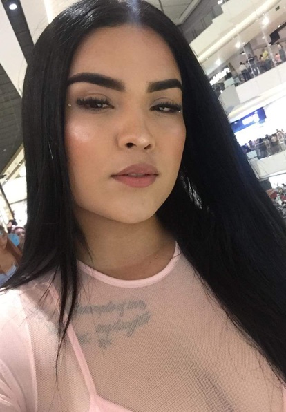 Colombiana from Colombia, ready to chat now on FreeChatNow
